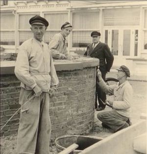 Bau der Veranda des Hauses Friedrichstraße/Ecke Damenpfad Bau der Veranda des Hauses Friedrichstraße/Ecke Damenpfad