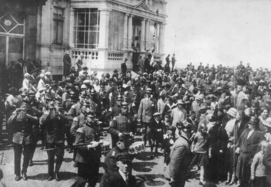 Umzug aller angereisten WehrenUmzug aller angereisten Wehren