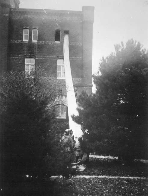 "Rettungsschlauch"-Übung beim Seehospiz 1932 "Rettungsschlauch"-Übung beim Seehospiz 1932