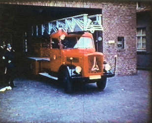 Einsatzbefehl: DL 22 - Menschenrettung mit Rettungsschlauch im "Düsseldorfer Hof"