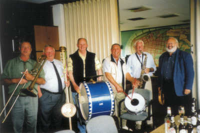 Treffen der Alterskameraden im Gerätehaus am Wasserturm - Juli 2002