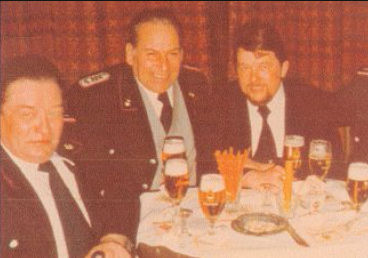 Theo Kluin (Rood Theo, Mitte) Theo Kluin (Rood Theo, Mitte)